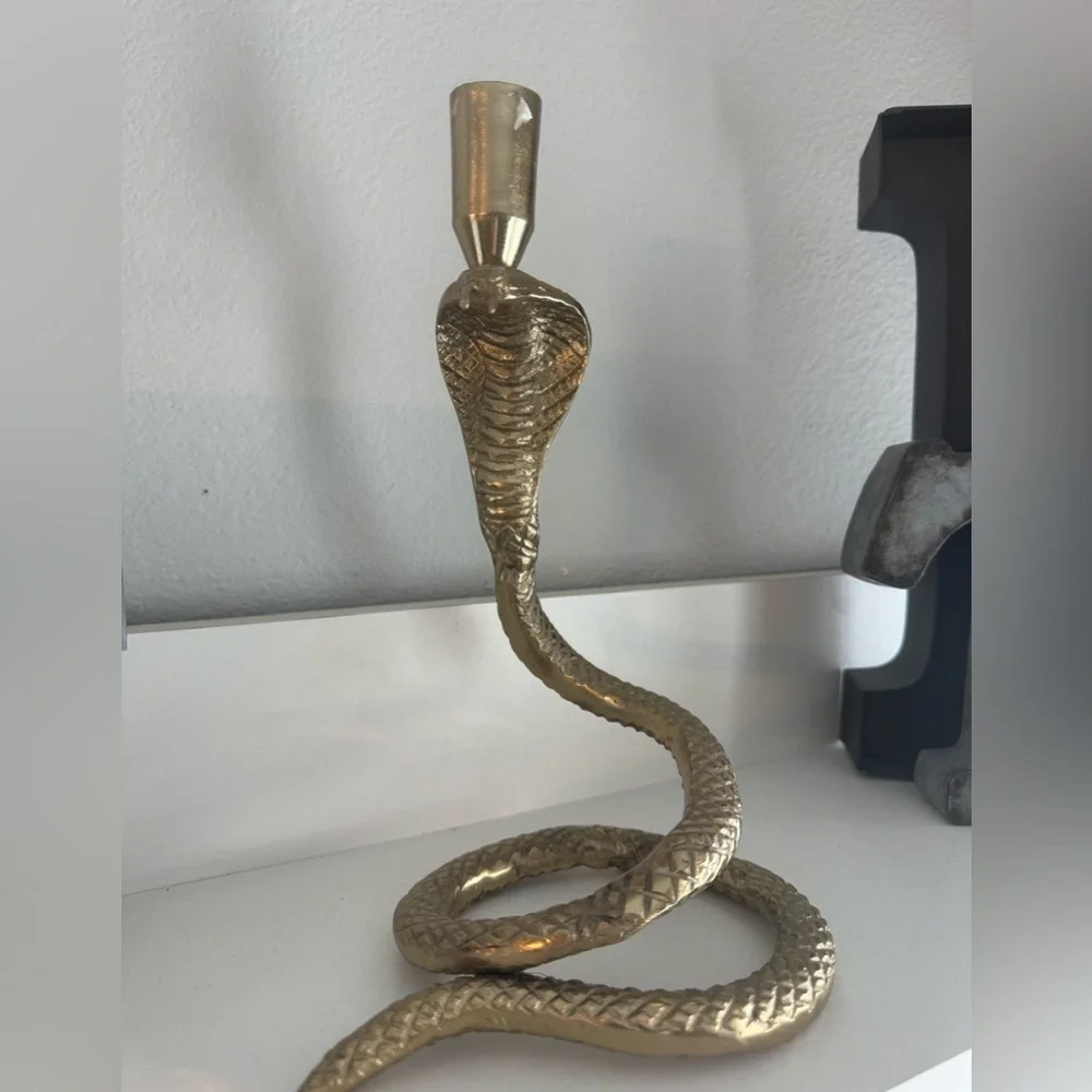 Gold 10’ in Cobra Snake Candle Holder